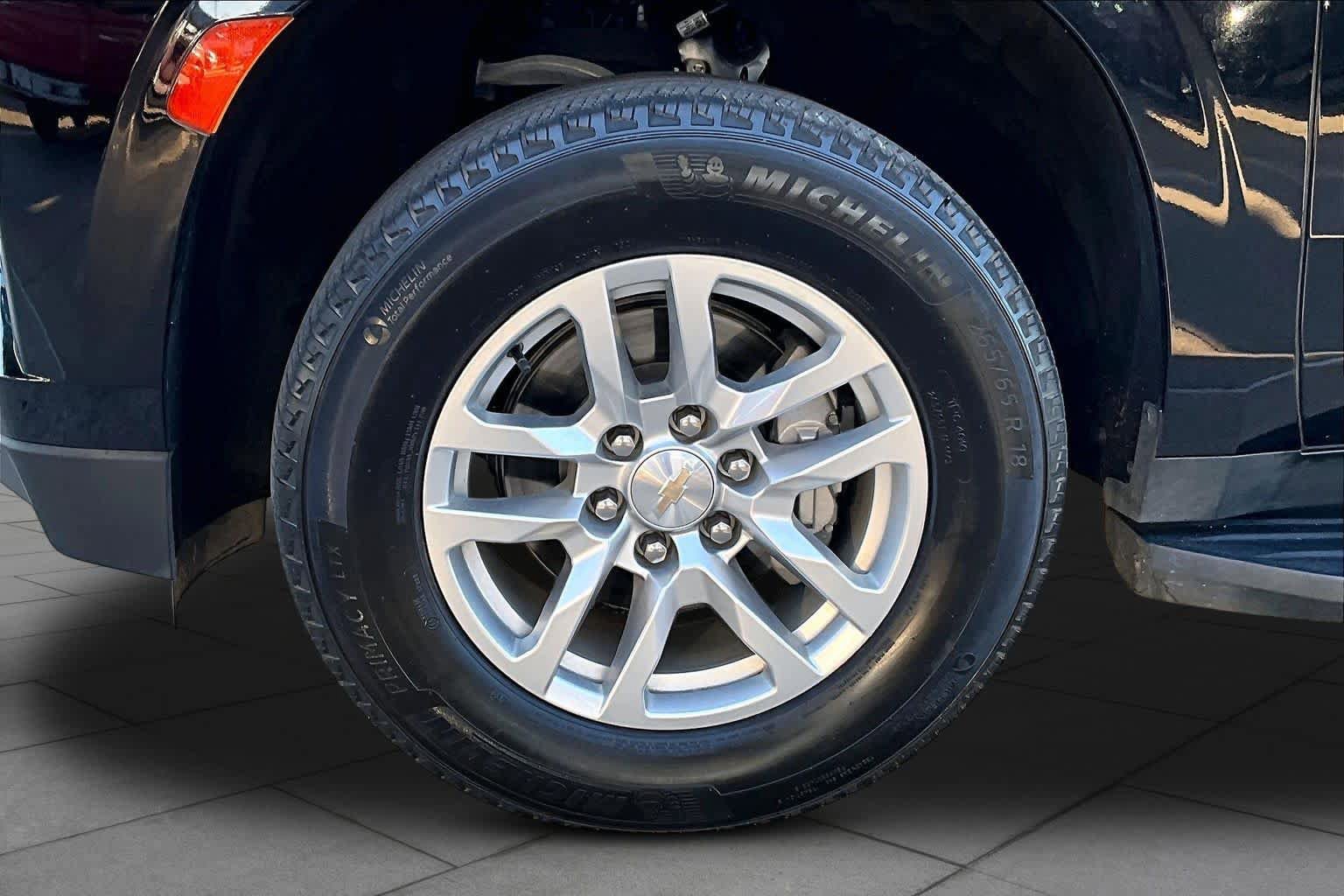 Used 2024 Chevrolet Tahoe LT w/ Luxury Package AWD/4WD image 11