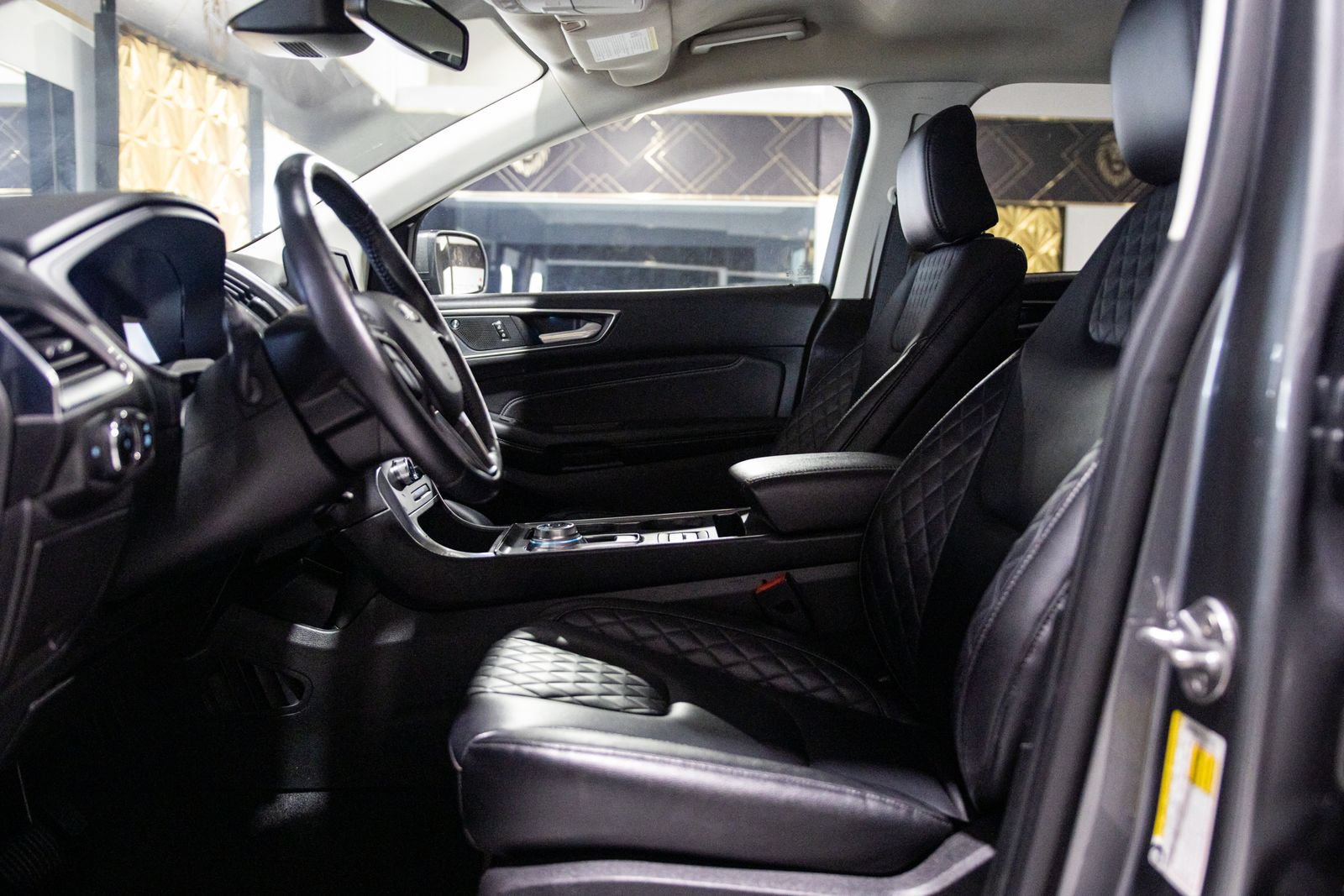 Used 2024 Ford Edge Titanium AWD/4WD image 8