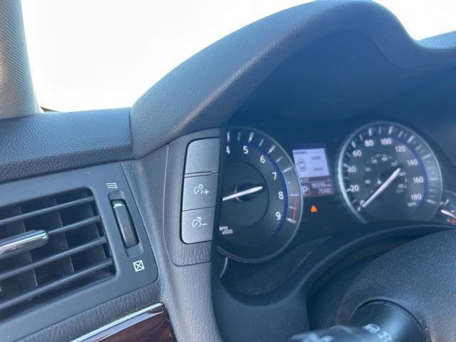 Used 2015 INFINITI Q70 L 3.7 AWD/4WD image 17