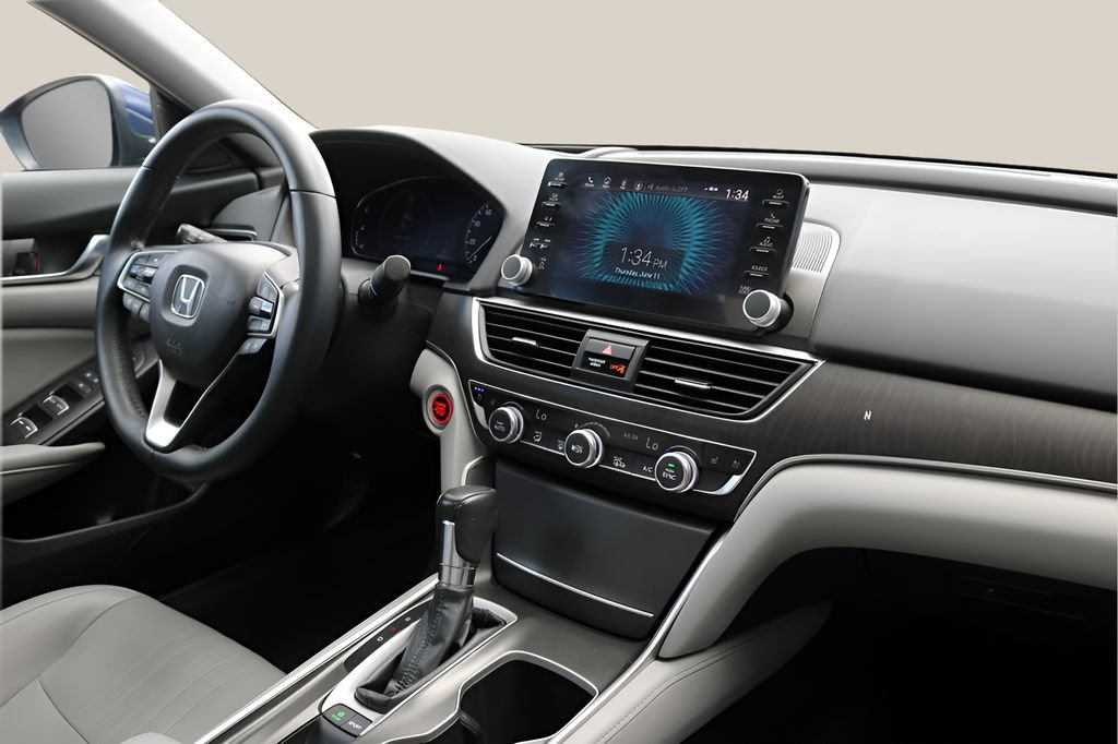 Used 2018 Honda Accord Touring image 19