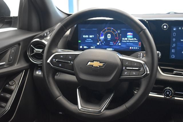 Used 2025 Chevrolet Equinox LT AWD/4WD image 24