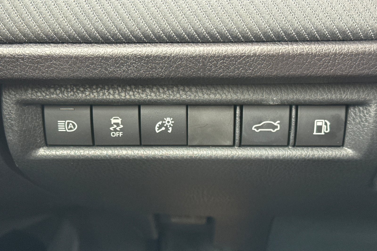 Certified 2026 Toyota Camry SE w/ Convenience Package FWD image 33