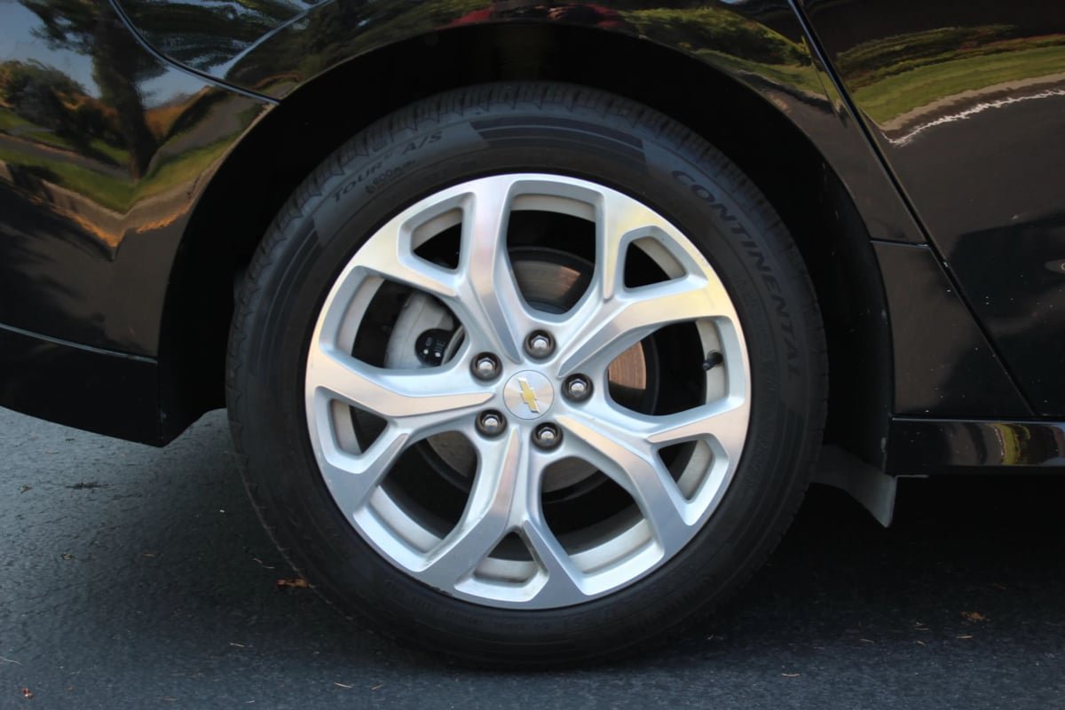 Used 2017 Chevrolet Volt Premier FWD image 27