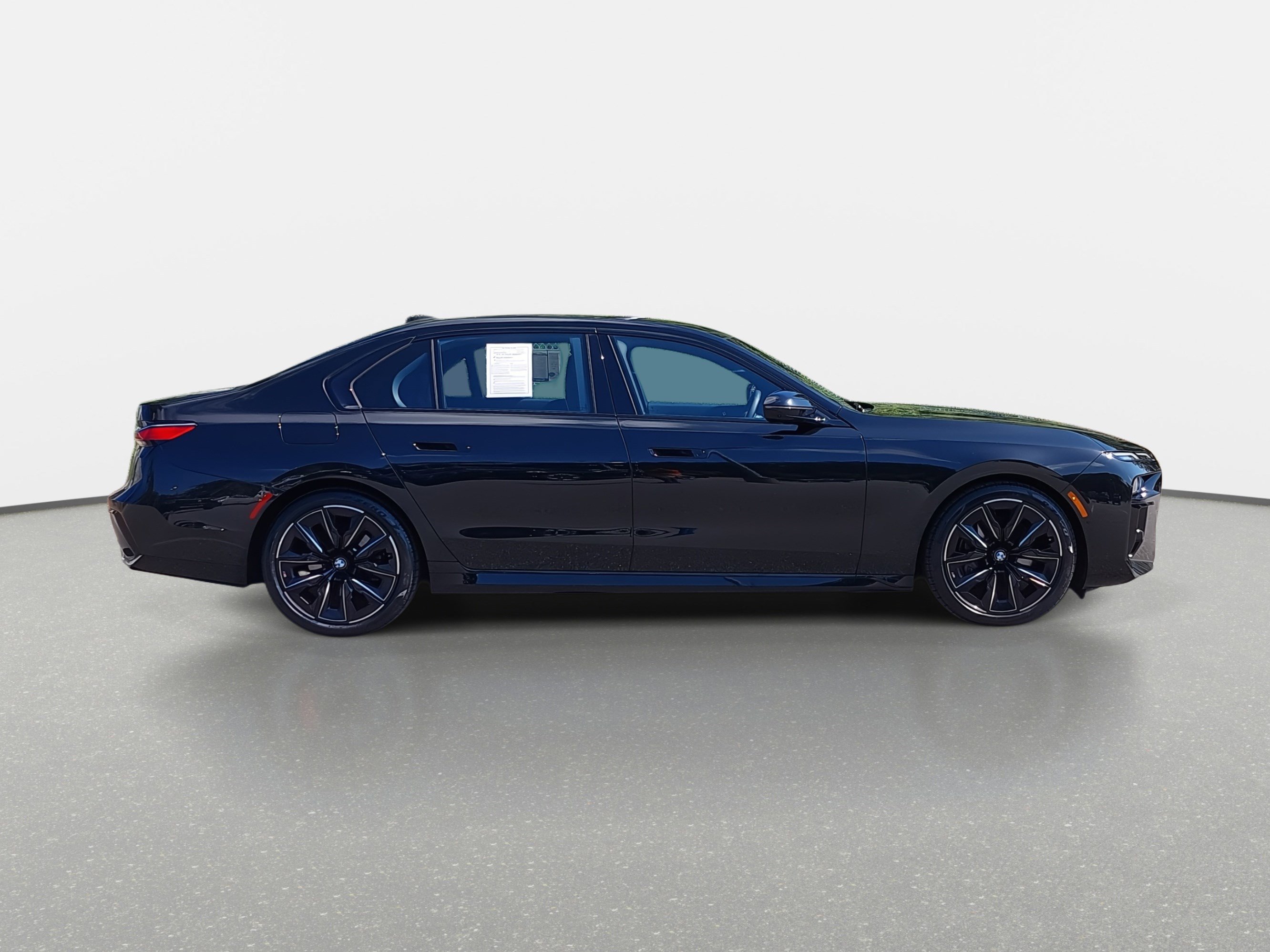 Certified 2025 BMW 740i xDrive w/ Premium Package image 4