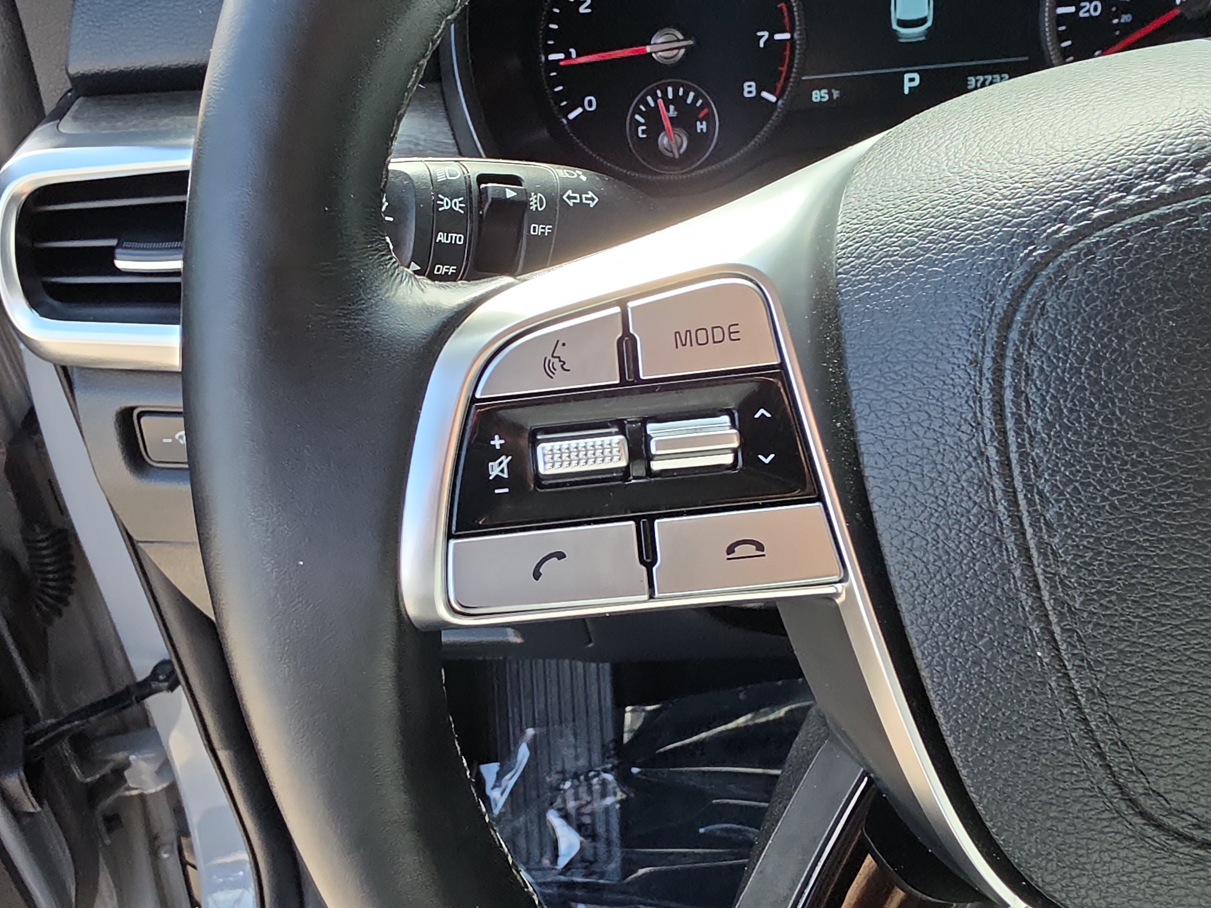Certified 2022 Kia Telluride SX w/ Nightfall Edition Package AWD/4WD image 33