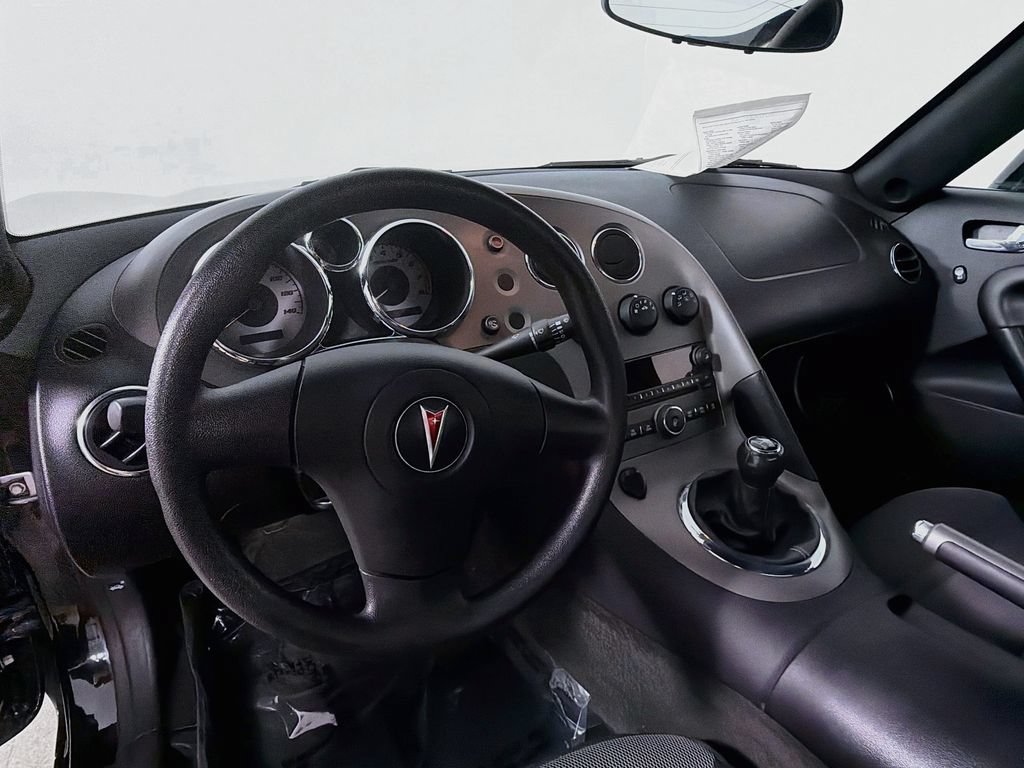 Used 2007 Pontiac Solstice Convertible w/ Preferred Package RWD image 11