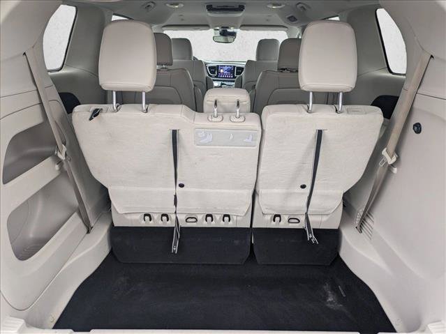 Used 2018 Chrysler Pacifica Touring-L w/ Advanced Safetytec Group FWD image 6