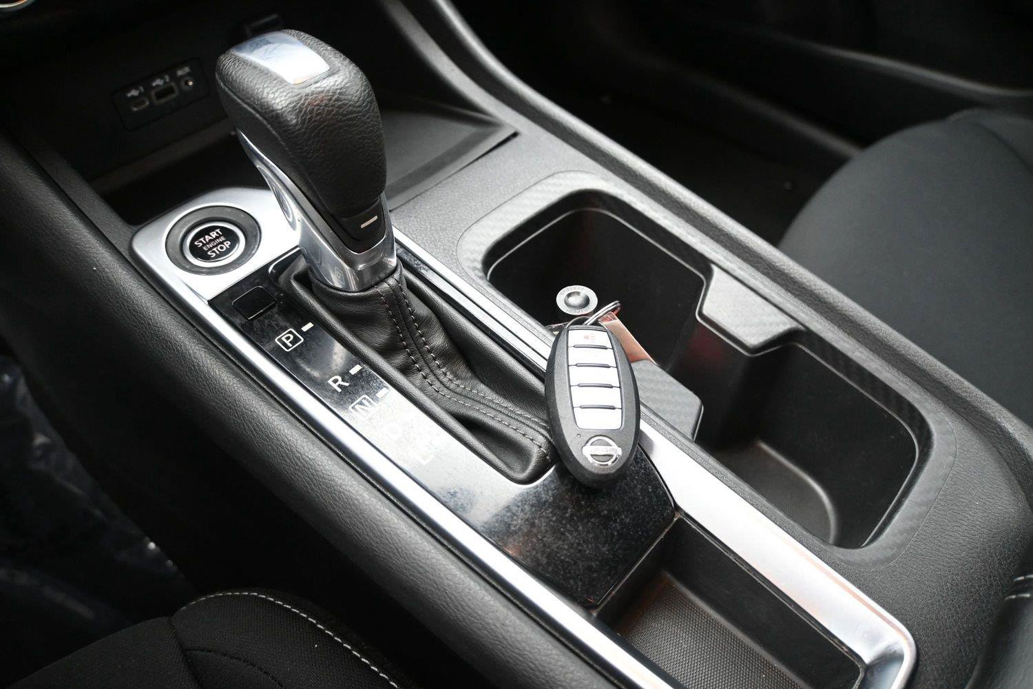 Used 2022 Nissan Sentra SV w/ All-Weather Package FWD image 5