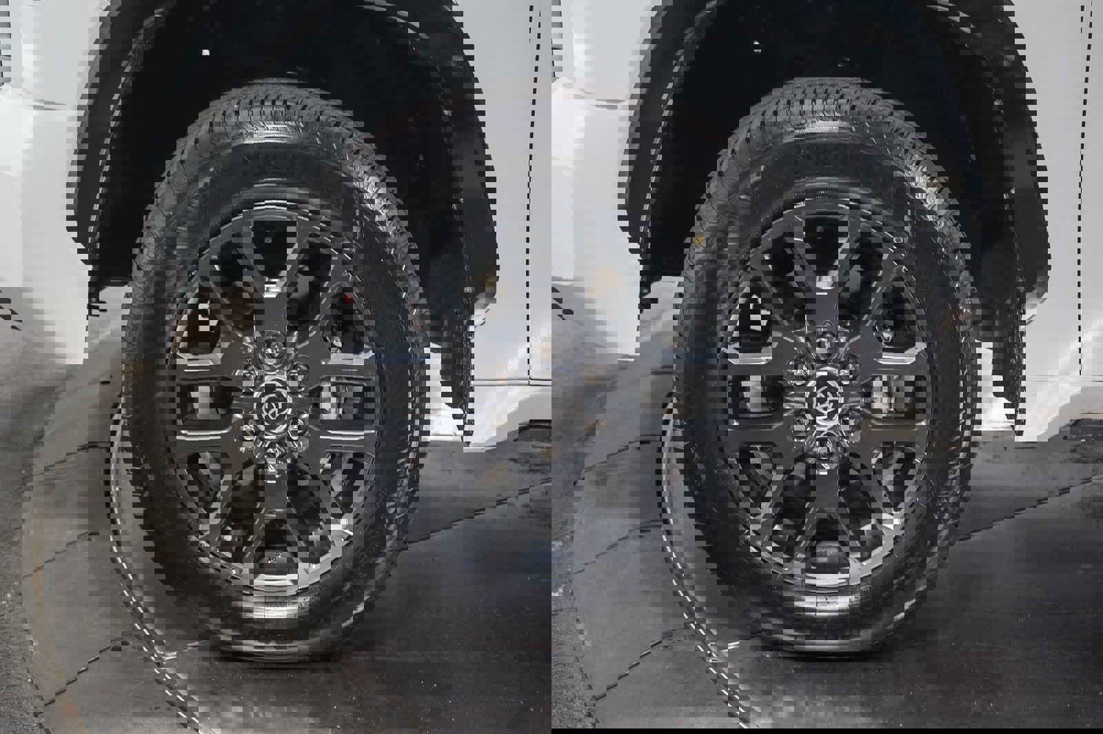 Used 2023 Toyota Tundra Platinum w/ Advanced Package AWD/4WD image 9