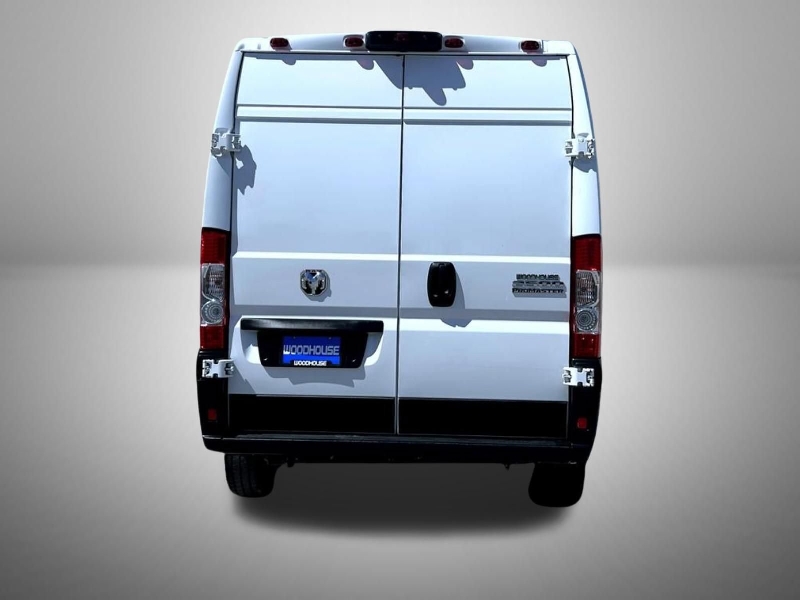 Used 2024 RAM ProMaster 2500 w/ Storage Group FWD image 7
