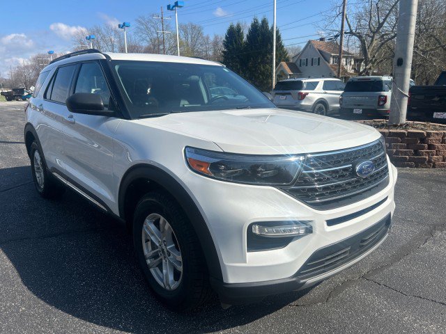 Used 2023 Ford Explorer XLT w/ Equipment Group 202A image 4