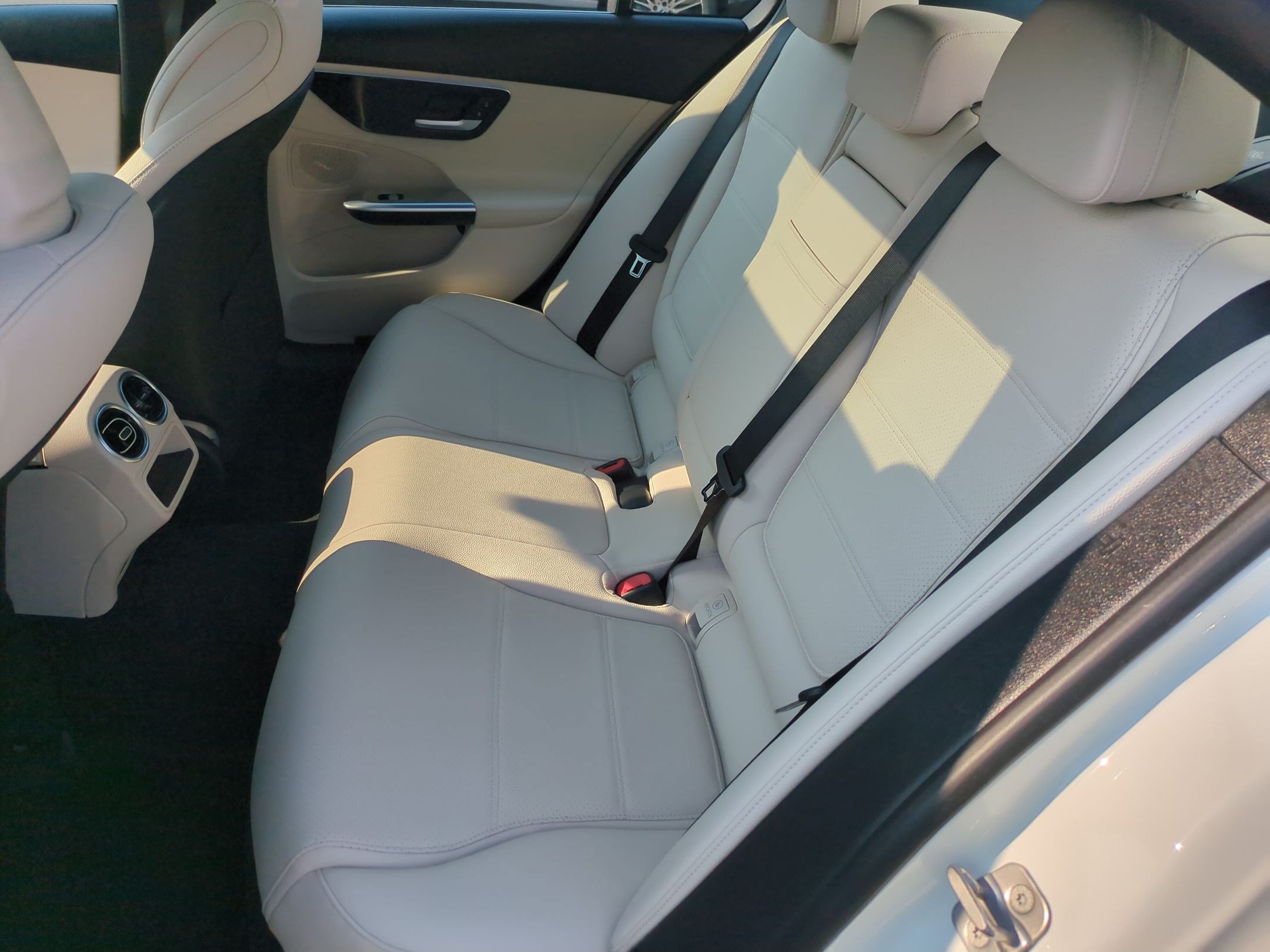 Used 2024 Mercedes-Benz C 300 4MATIC Sedan image 29