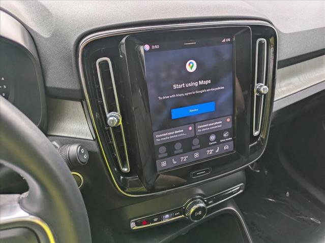 Used 2025 Volvo XC40 B5 Plus AWD/4WD image 12