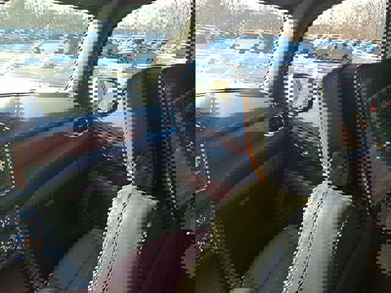 Used 2024 GMC Yukon Denali Ultimate image 11