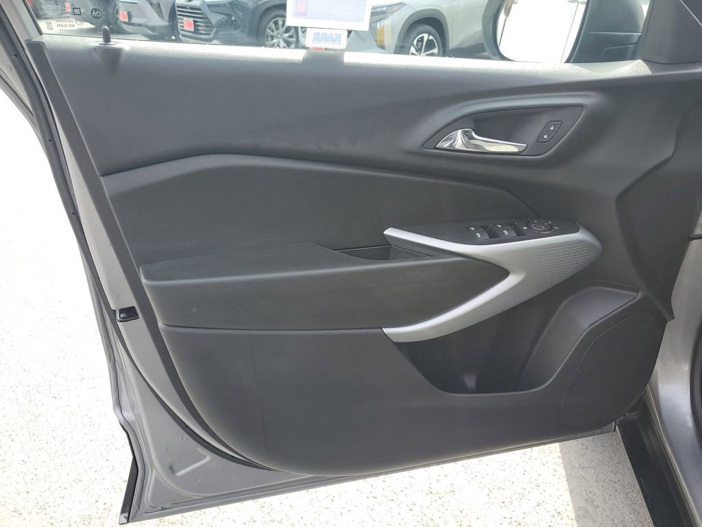 Used 2024 Chevrolet Trax LS w/ Driver Confidence Package image 18