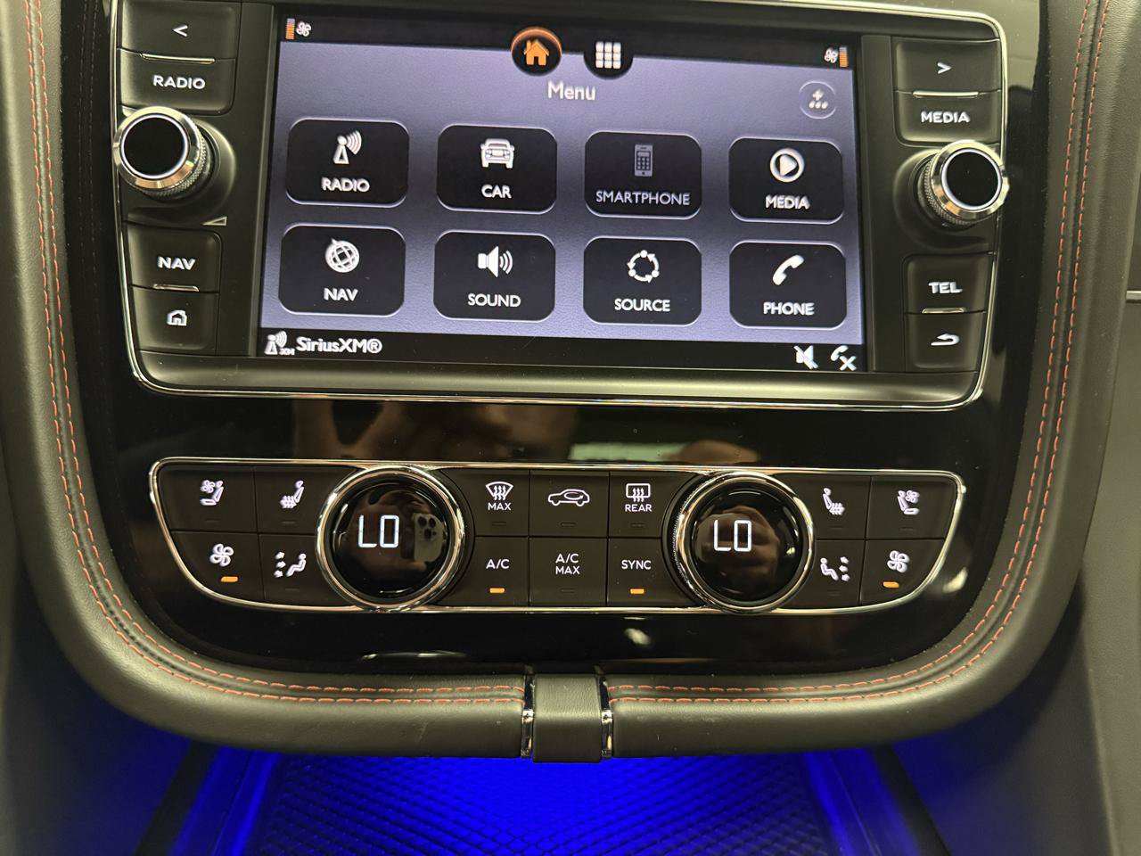 Used 2018 Bentley Bentayga AWD/4WD image 16