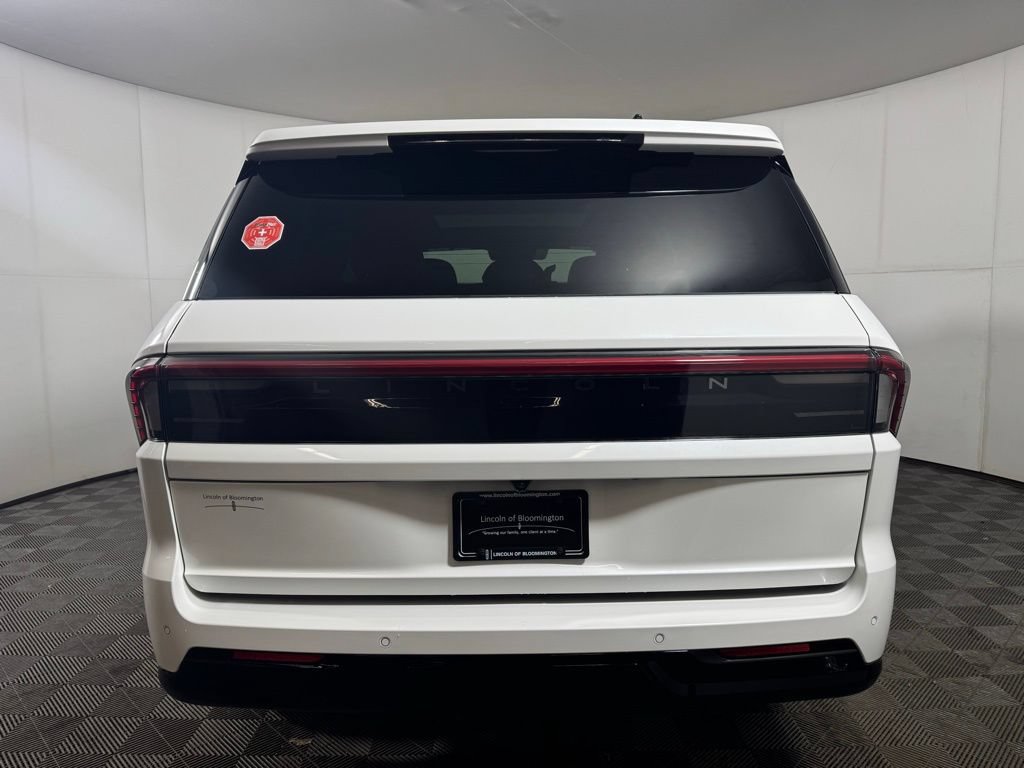 New 2026 Lincoln Navigator Reserve AWD/4WD image 4