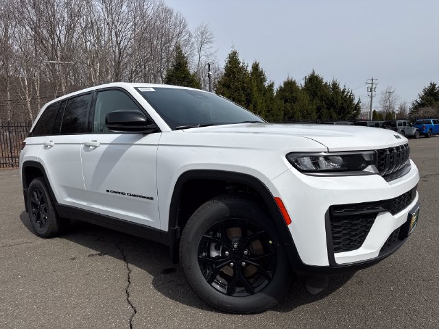 New 2026 Jeep Grand Cherokee Altitude AWD/4WD image 1