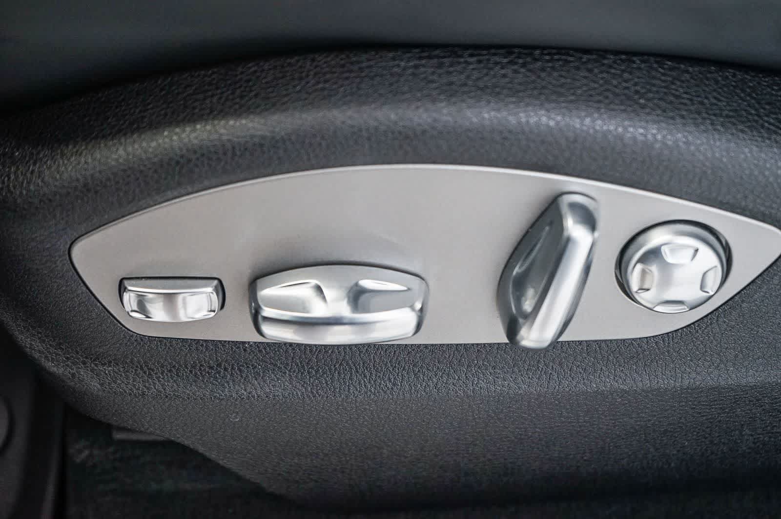 Certified 2026 Porsche Macan S AWD/4WD image 25