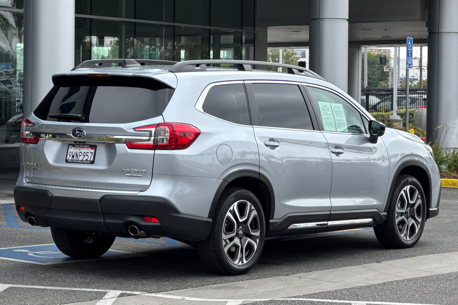 Used 2025 Subaru Ascent Limited AWD/4WD image 4