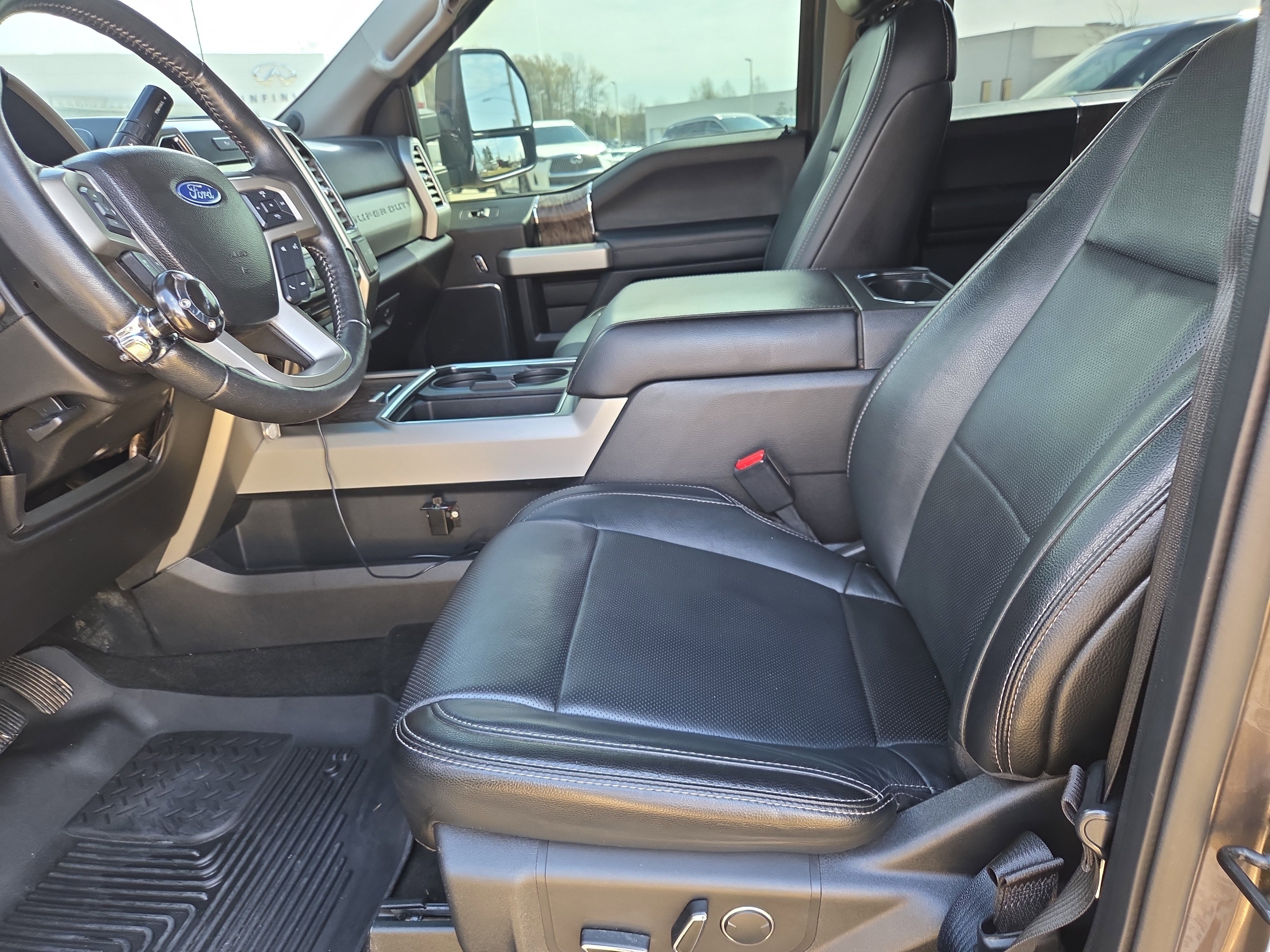 Used 2017 Ford F250 Lariat w/ Lariat Value Package image 5