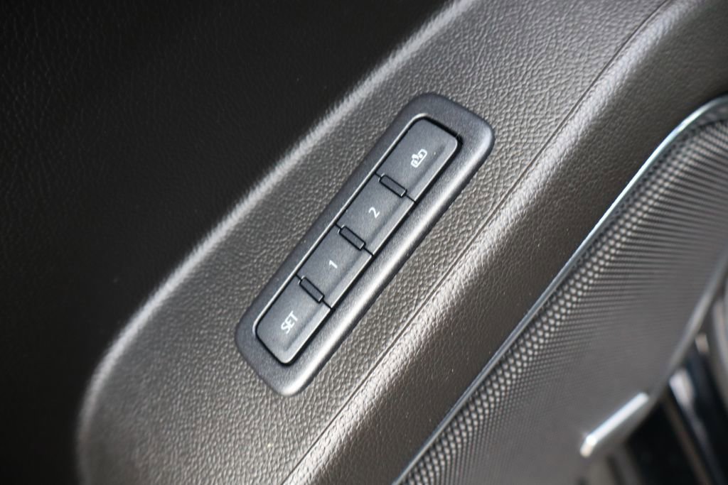 Used 2019 Chevrolet Tahoe LT image 9