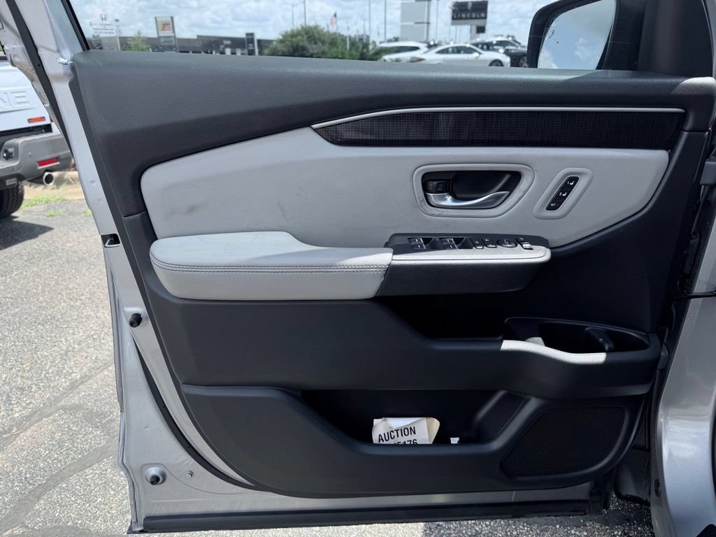 Used 2025 Honda Pilot Elite image 15