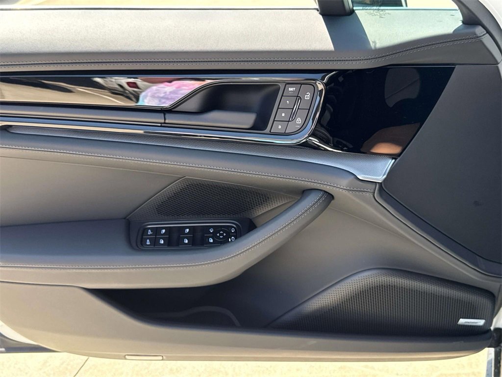 New 2025 Porsche Panamera 4 image 15