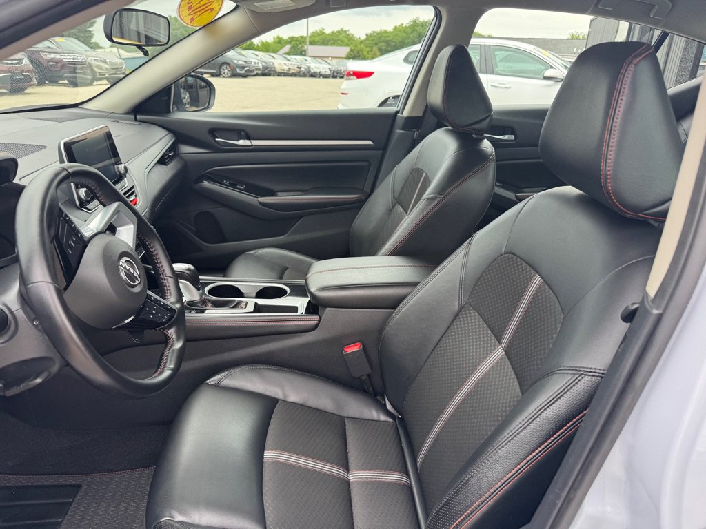 Used 2025 Nissan Altima 2.5 SR FWD image 25