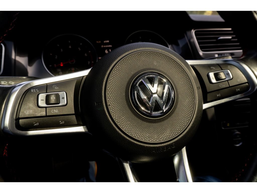 Used 2017 Volkswagen GTI Autobahn FWD image 32