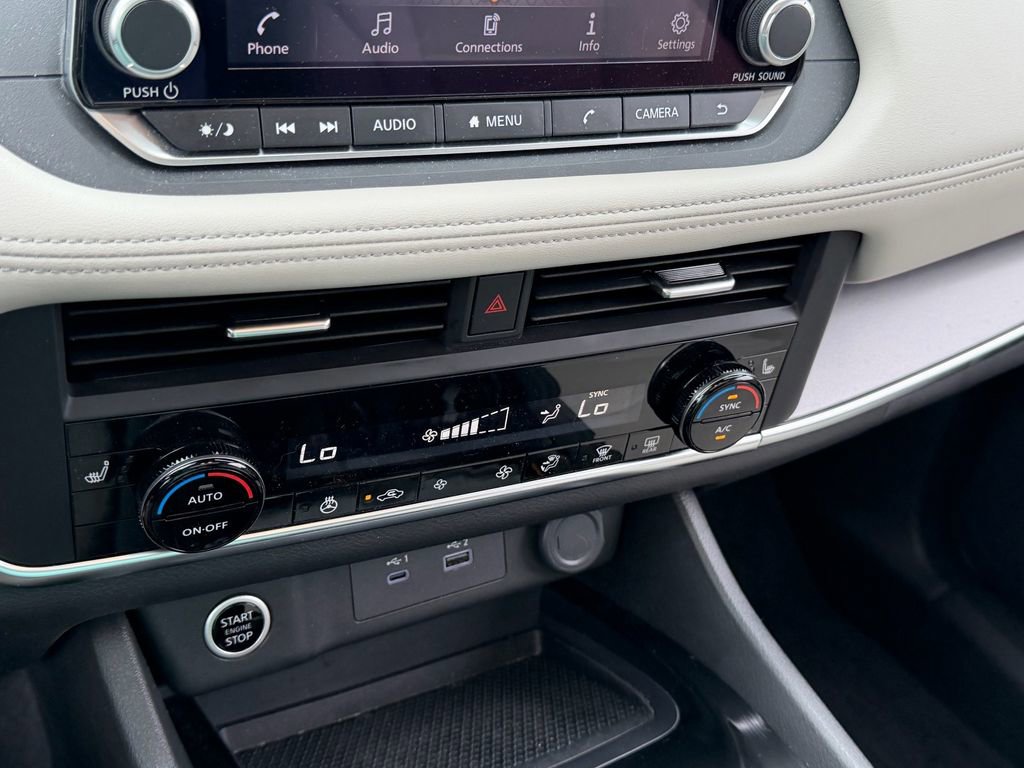 Certified 2023 Nissan Rogue SV w/ SV Premium B Package FWD image 19