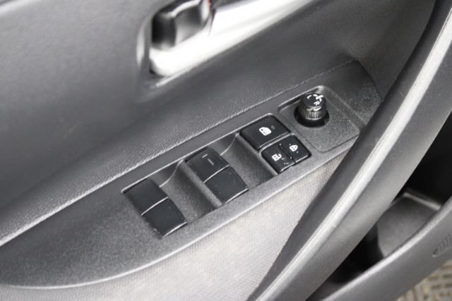 Used 2020 Toyota Corolla LE FWD image 10