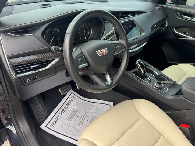 Used 2023 Cadillac XT4 Sport FWD image 14