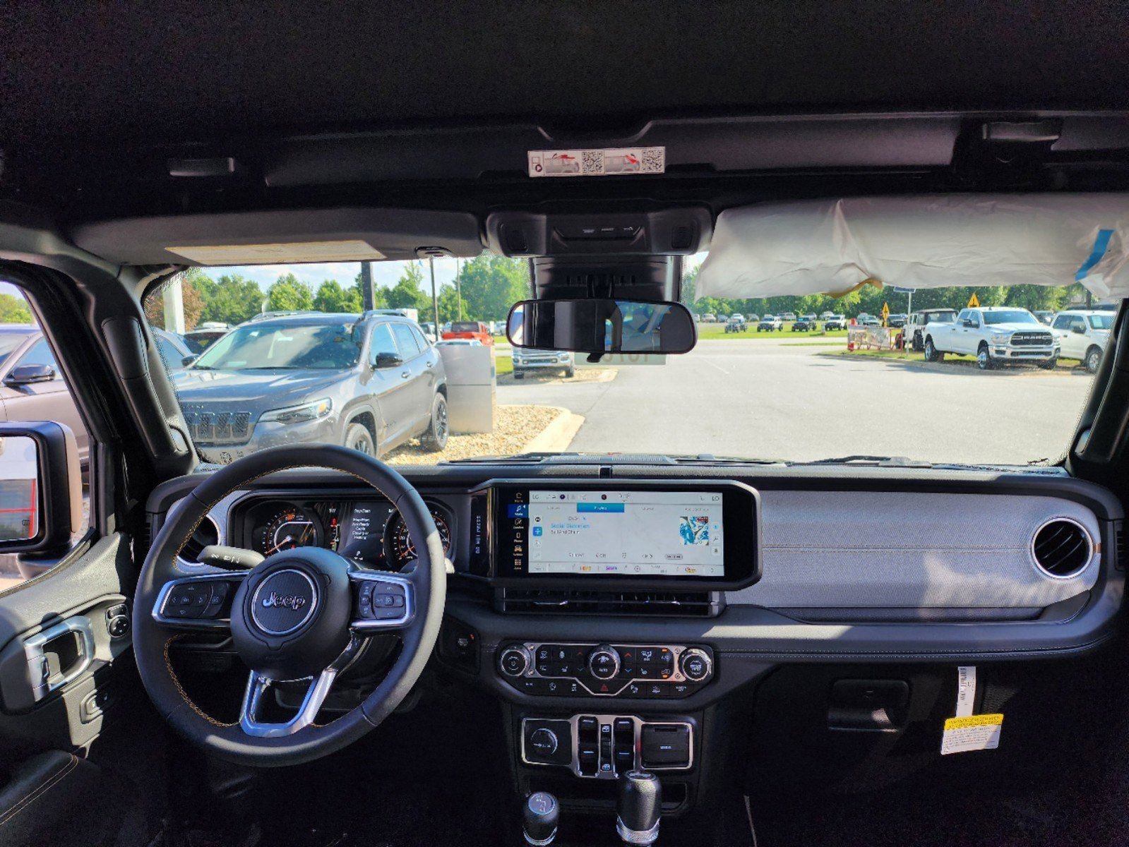 Used 2024 Jeep Wrangler Unlimited Sahara w/ Safety Group AWD/4WD image 14