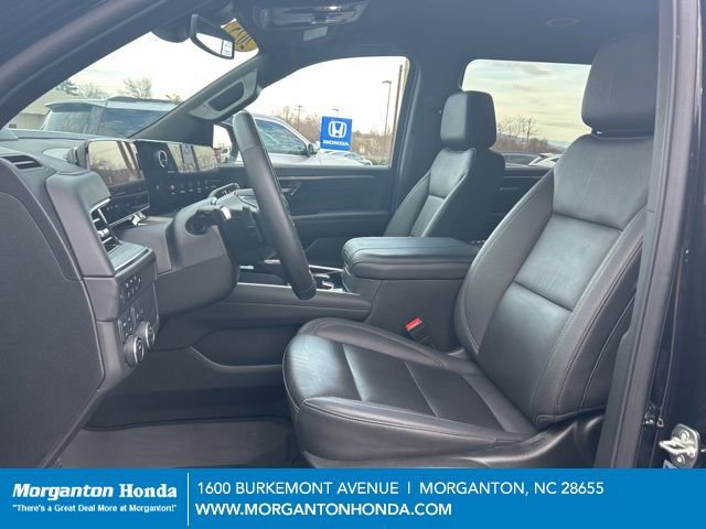 Used 2025 Chevrolet Suburban Z71 w/ Comfort Package image 14