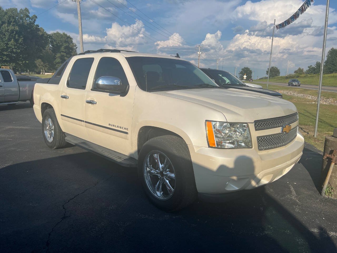 Used 2011 Chevrolet Avalanche LTZ