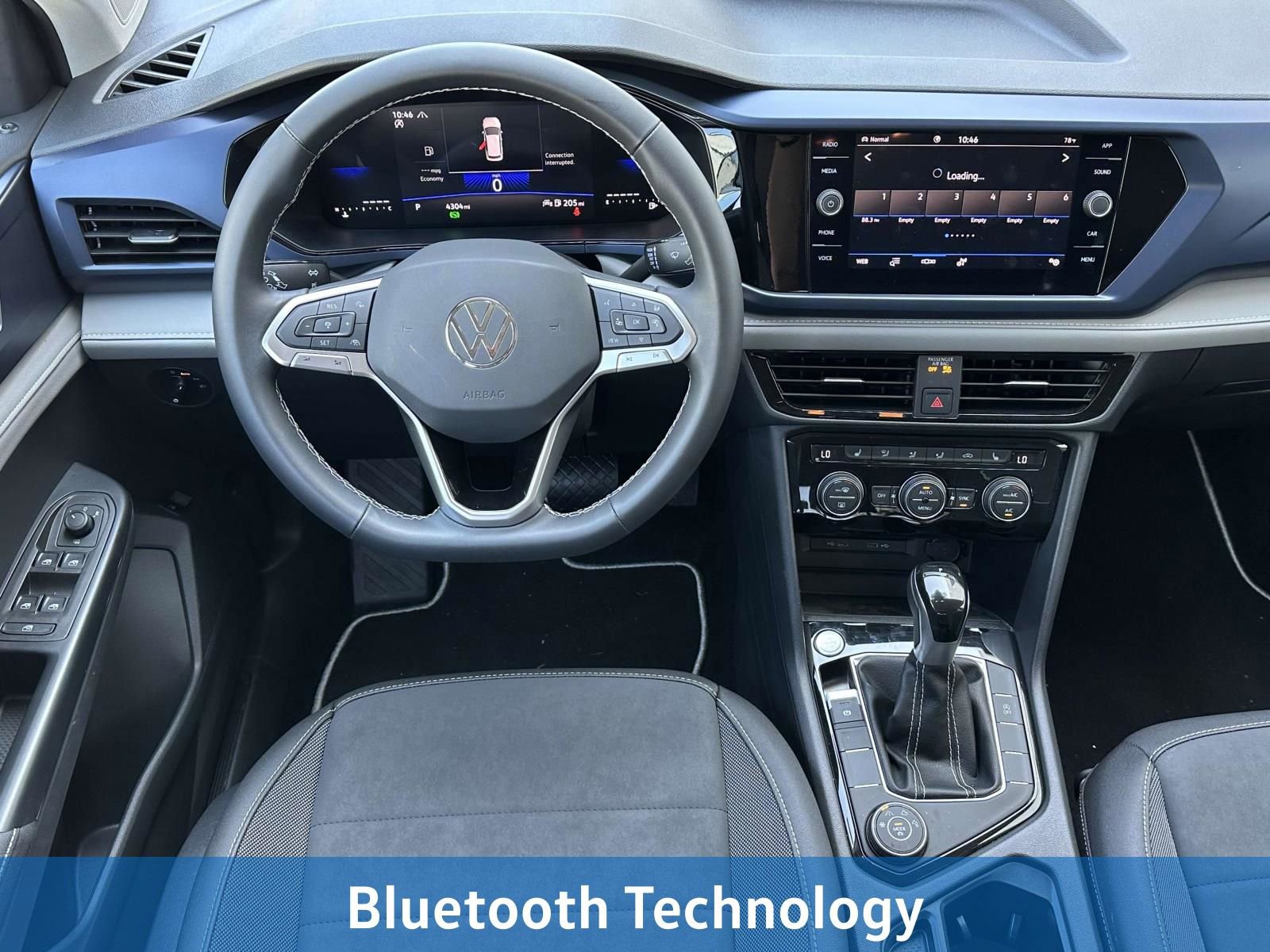 Certified 2024 Volkswagen Taos SE image 11