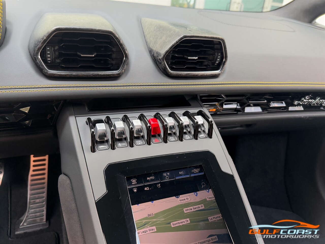 Used 2021 Lamborghini Huracan EVO RWD image 17