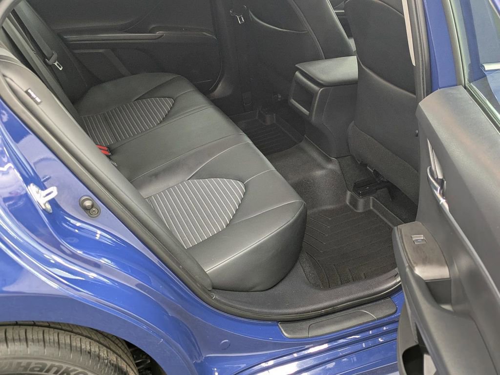 Used 2023 Toyota Camry SE image 19