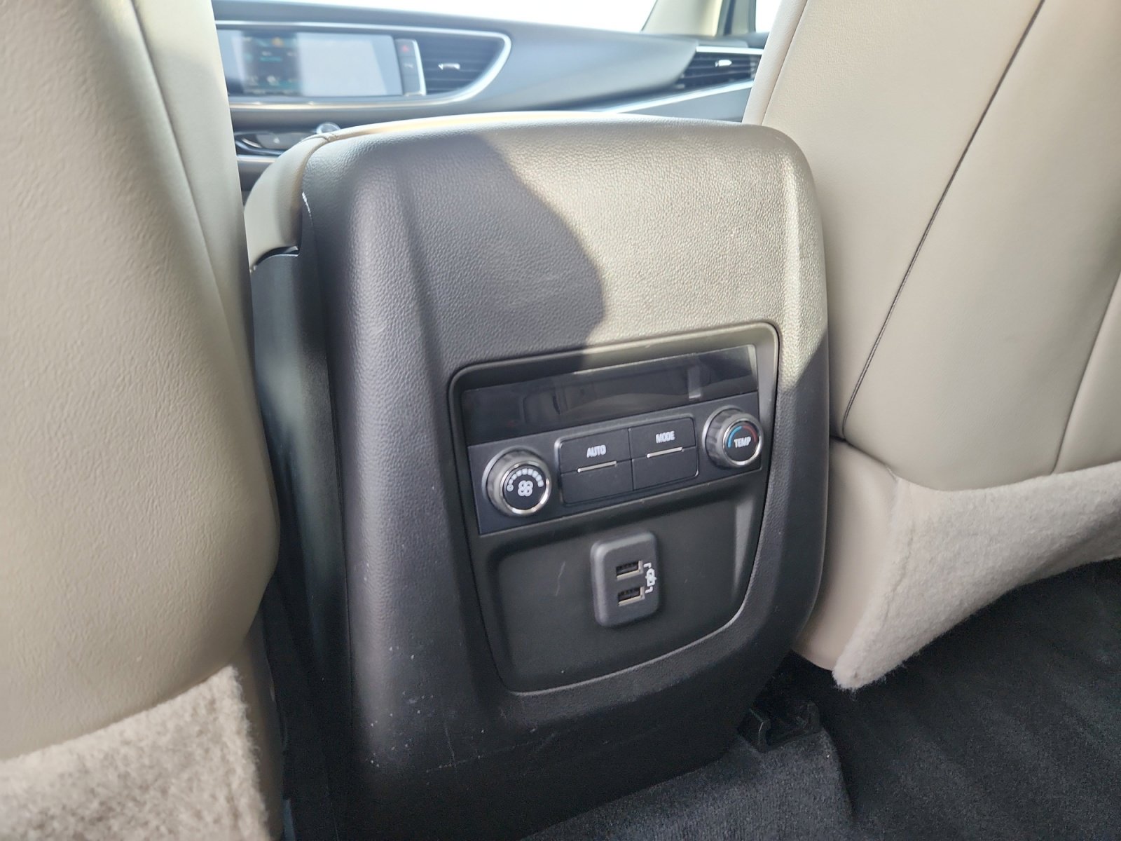 Used 2019 Buick Enclave Essence image 33