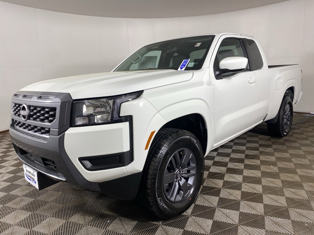 Used 2025 Nissan Frontier SV image 4