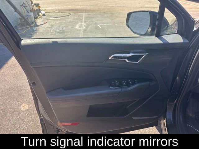 Used 2025 Kia Sportage EX FWD image 18