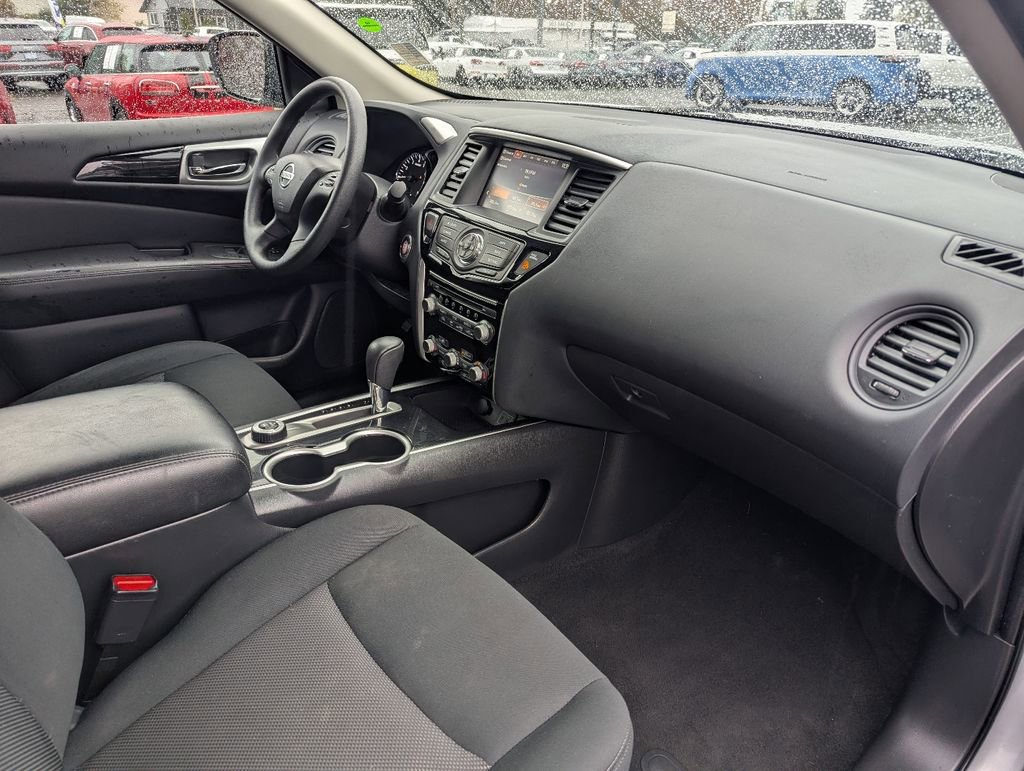 Used 2020 Nissan Pathfinder S AWD/4WD image 36