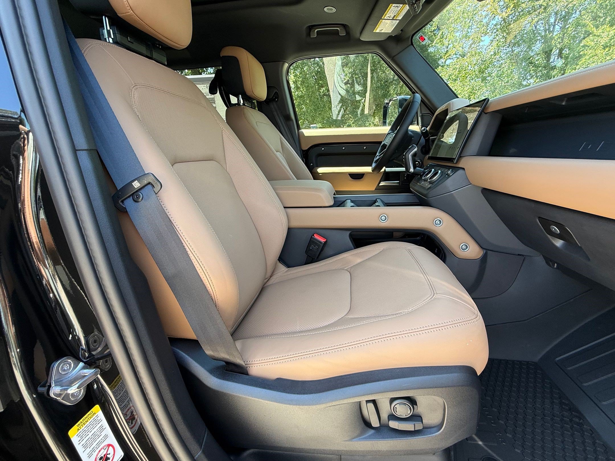 New 2026 Land Rover Defender 110 S AWD/4WD image 28