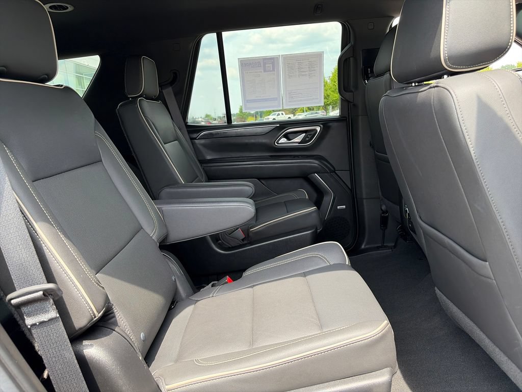 Used 2022 GMC Yukon SLT w/ SLT Luxury Package AWD/4WD image 31
