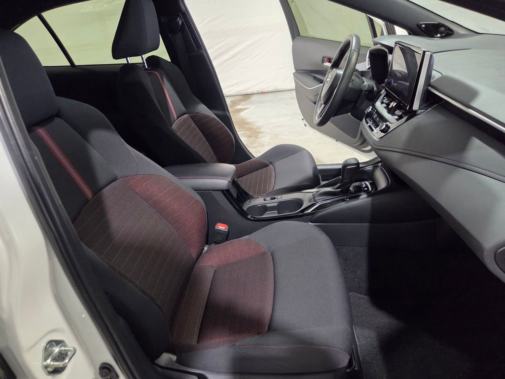 Used 2023 Toyota Corolla SE w/ SE Package image 10