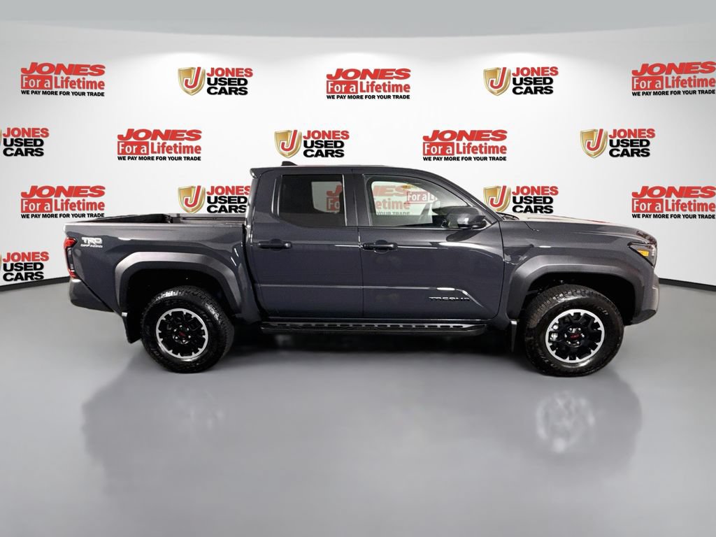 Certified 2025 Toyota Tacoma TRD Off-Road AWD/4WD image 17