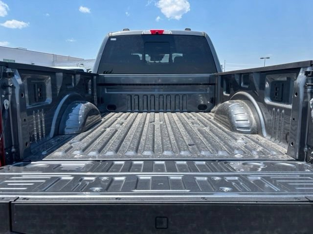 New 2026 Ford F250 Platinum w/ FX4 Off-Road Package AWD/4WD image 17