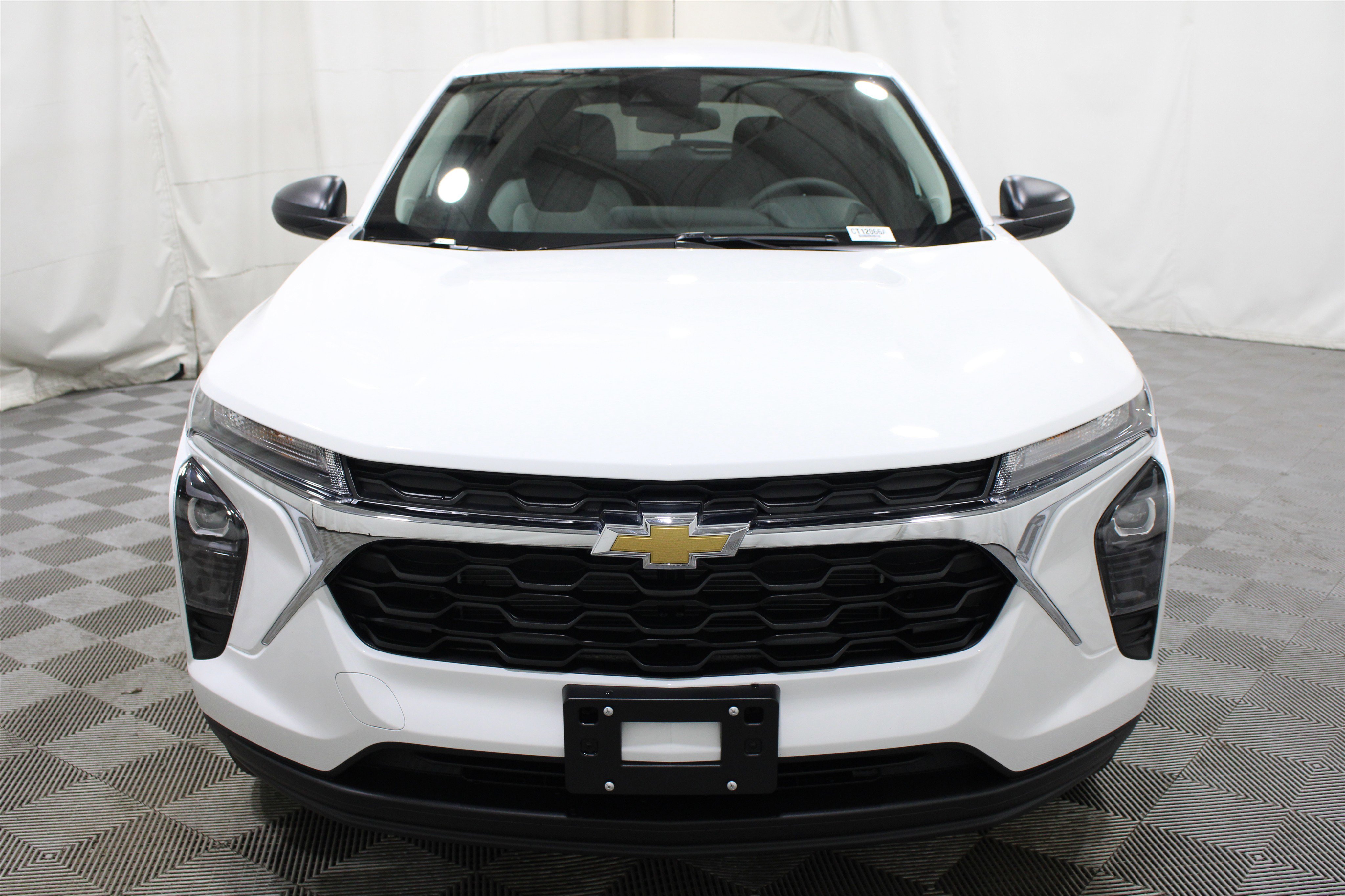 Used 2026 Chevrolet Trax LS FWD image 33