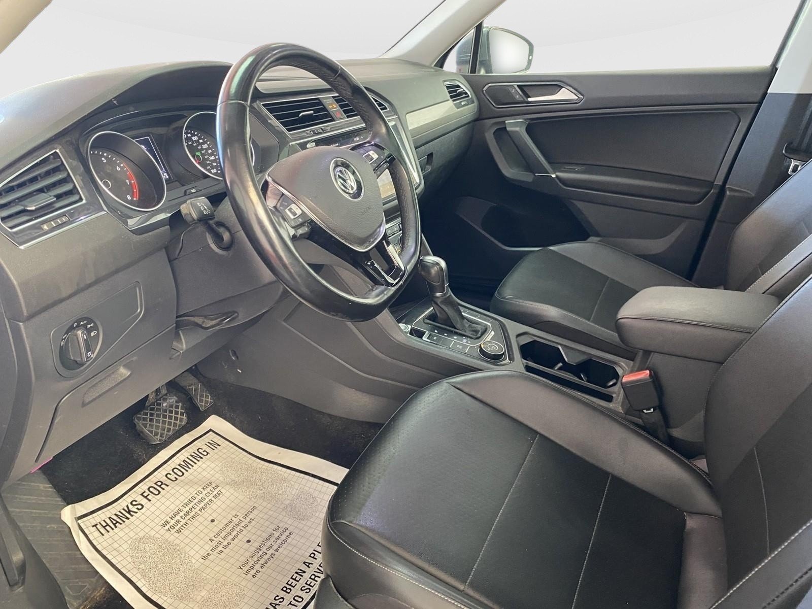 Used 2018 Volkswagen Tiguan SEL AWD/4WD image 18